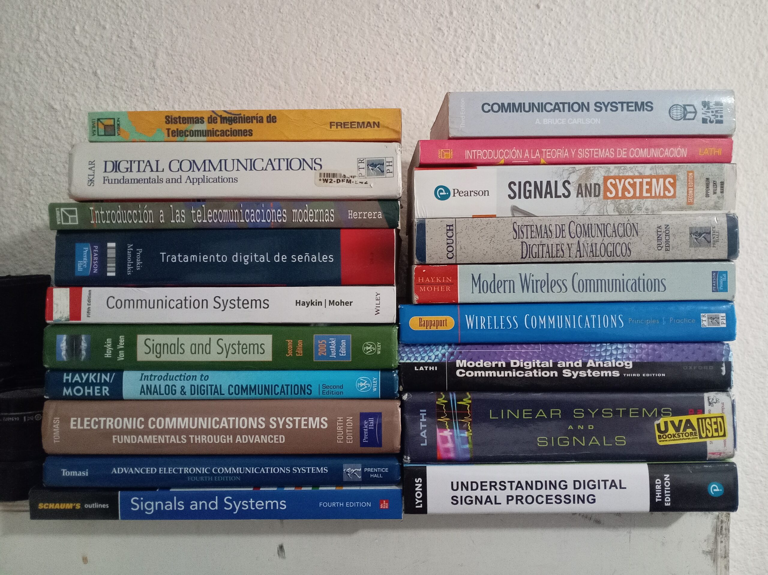Mis libros de telecomunicaciones.